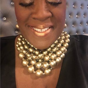 Sold out!!  Gold chunky Pearl necklace set